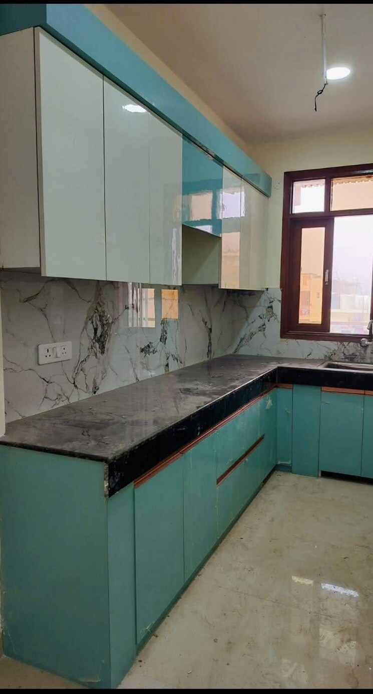 Kitchen, chattarpur 3 Bedroom 1300 Sq.Ft. Builder Floor In Chattarpur Delhi 9308344