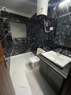 Master Bedroom in 2 BHK Builder Floor at Saket – for Rent