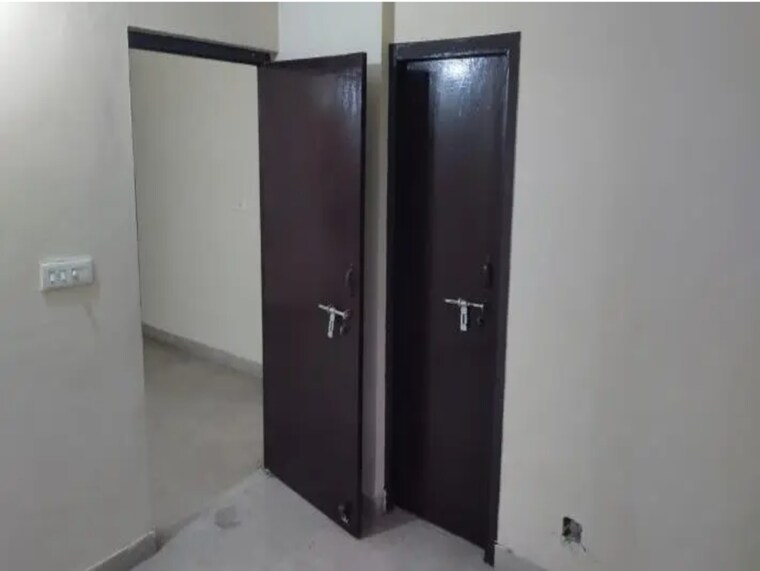 Room, srs-residency 2 Bedroom 1304 Sq.Ft. Apartment In Sector 88 Faridabad 9308368