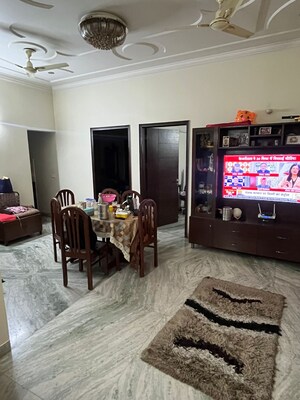 Parking in 2 BHK Builder Floor at Sector 40 – for Rent