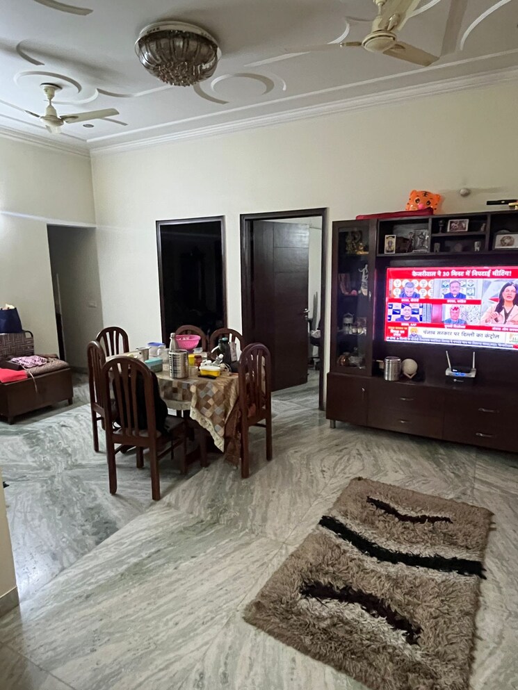  Parking, sector 40 2 Bedroom 1460 Sq.Ft. Builder Floor In Sector 40 Gurgaon 9308375