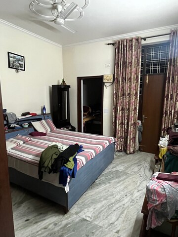 Bedroom in 2 BHK Builder Floor at Sector 40 – for Rent