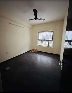 Room in 3 BHK Builder Floor at BPTP Park Elite Floors, Sector 85 – for Rent