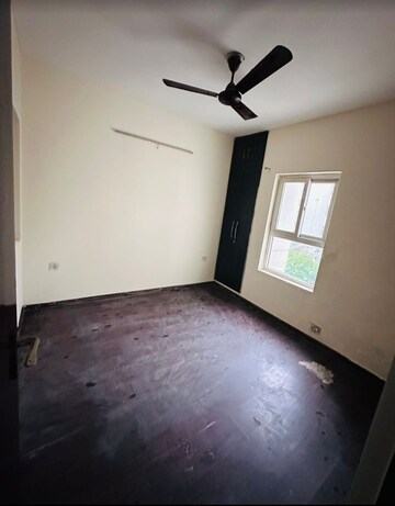 Room in 3 BHK Builder Floor at BPTP Park Elite Floors, Sector 85 – for Rent
