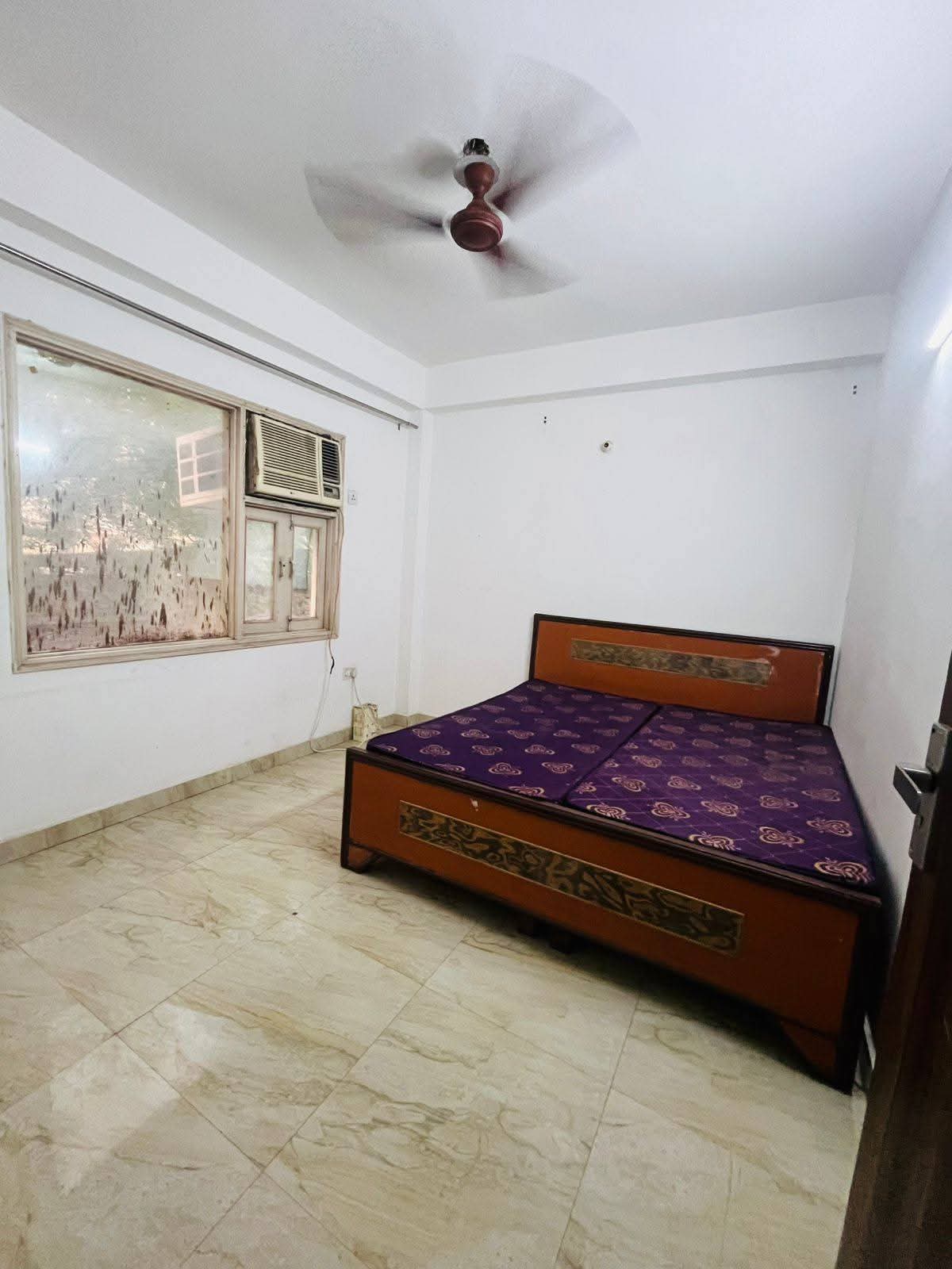 1 BHK Builder Floor For Rent in Saket