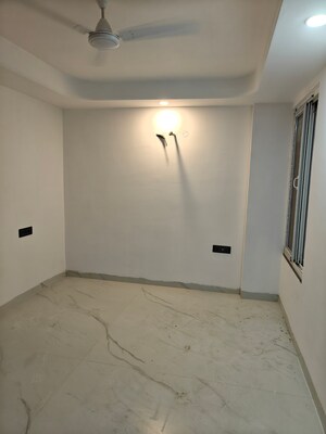 Room in 3 BHK Builder Floor at Sultanpur – for Sale