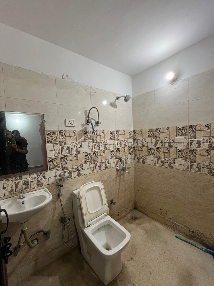 Bathroom, saket 1 Bedroom 500 Sq.Ft. Builder Floor In Saket Delhi 9308386