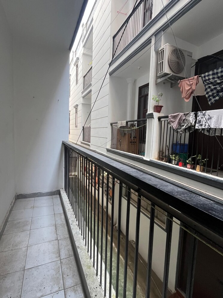 Balcony, saket 1 Bedroom 500 Sq.Ft. Builder Floor In Saket Delhi 9308386