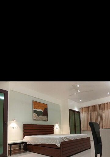 Furnished Amenities in 4 BHK Apartment at Banjara Hills – for Rent