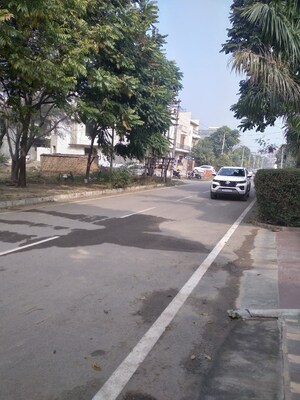 Parking in 6 BHK Independent House at Sector 80 – for Sale