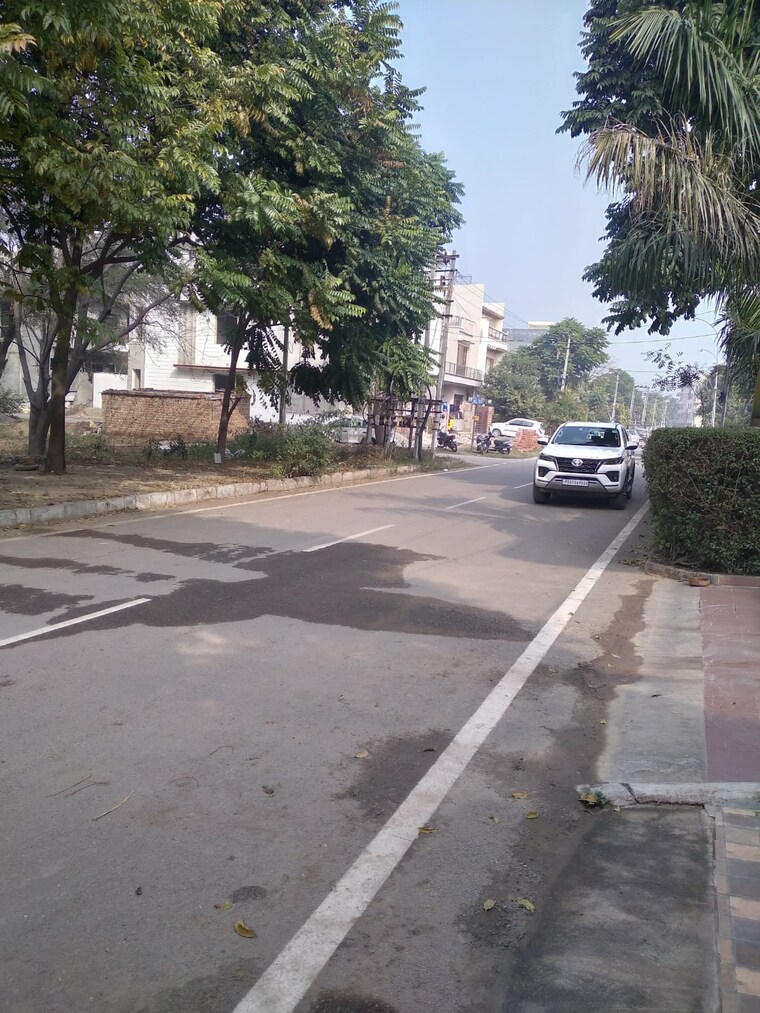  Parking, sector 80 6 Bedroom 250 Sq.Yd. Independent House In Sector 80 Mohali 9308471