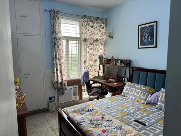 Bedroom in 3 BHK Builder Floor at South City 2 – for Sale