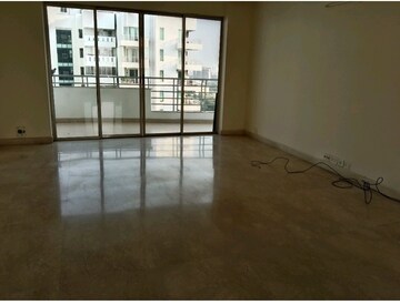 Room in 5 BHK Apartment at Parsvnath Exotica, Sector 53 – for Sale