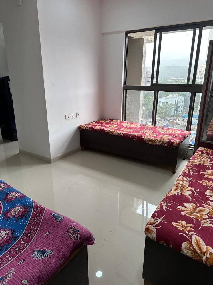 Bedroom, kandivali east Pg For Boys & Girls In Kandivali East 9308485