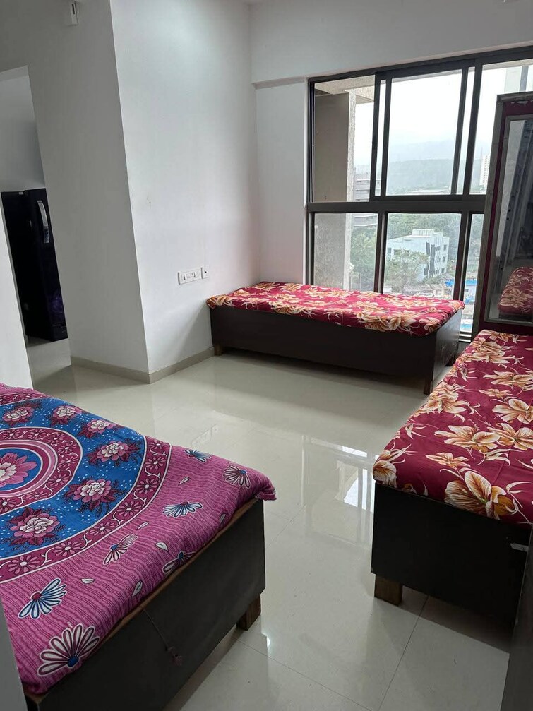 Bedroom, kandivali east Pg For Boys & Girls In Kandivali East 9308485