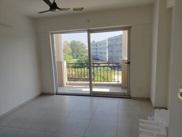 Room in 3 BHK Apartment at Sushma Valencia, International Airport Road – for Rent
