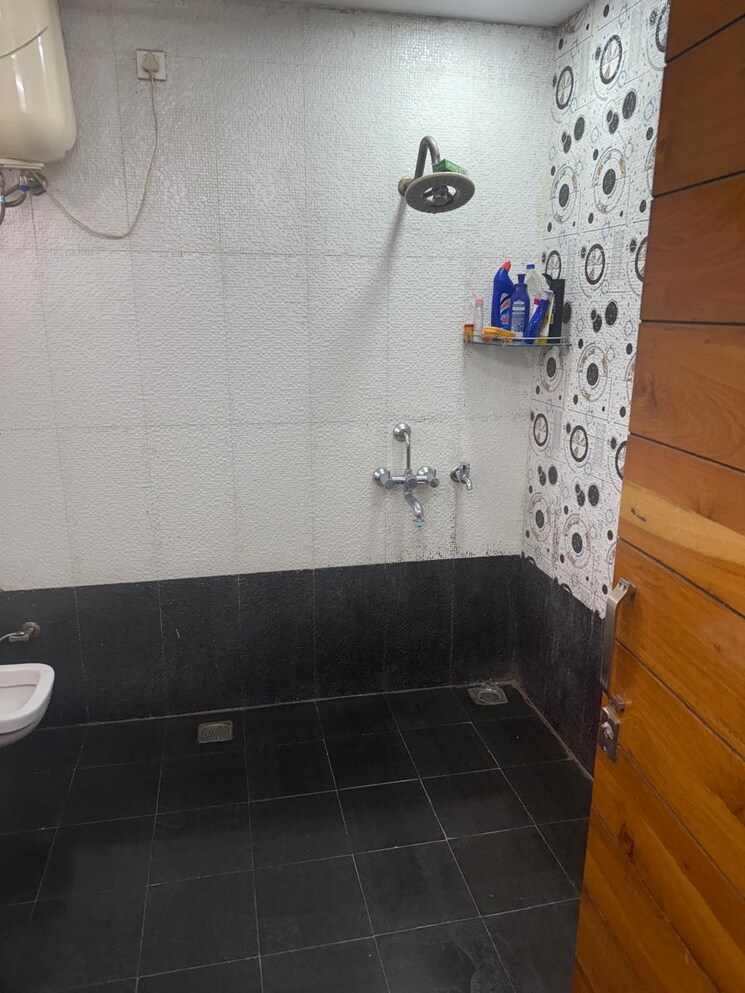 Bathroom, phase 11 3 Bedroom 200 Sq.Yd. Builder Floor In Phase 11 Mohali 9308498