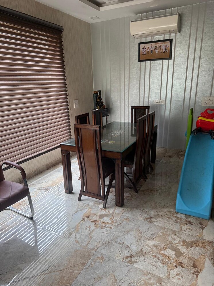 Dining area, phase 11 3 Bedroom 200 Sq.Yd. Builder Floor In Phase 11 Mohali 9308498