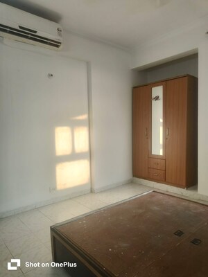 Room in 1 BHK Apartment at Ansal Celebrity Suites, Sector 2 – for Rent