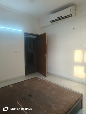 Room in 1 BHK Apartment at Ansal Celebrity Suites, Sector 2 – for Rent