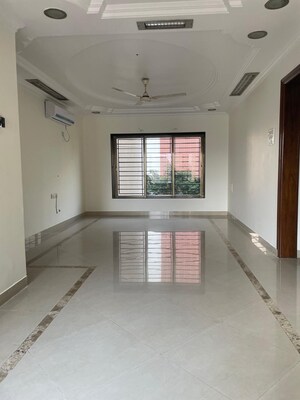 3 BHK Apartment For Rent in Raheja Sherwood, Goregaon East