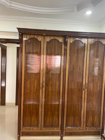Furnished Amenities in 3 BHK Apartment at Raheja Sherwood, Goregaon East – for Rent