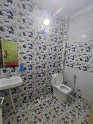 Bathroom in 2 BHK Builder Floor at Sector 40 – for Rent