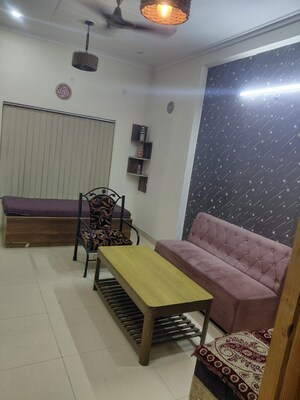 Living Room in 2 BHK Builder Floor at Sector 40 – for Rent