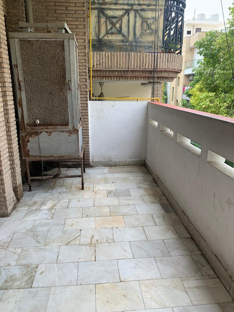 Balcony, malviya nagar 3 Bedroom 1850 Sq.Ft. Builder Floor In Malviya Nagar Delhi 9308583