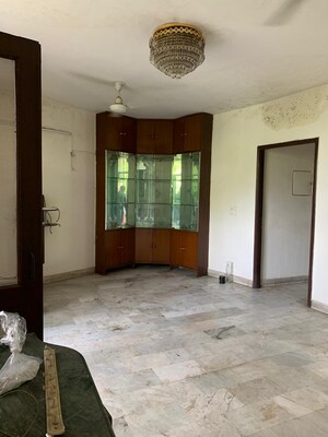 Room in 3 BHK Builder Floor at Malviya Nagar – for Sale