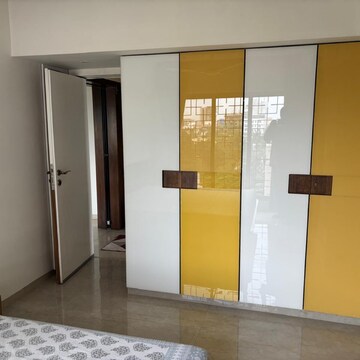 Room in 3 BHK Apartment at Shah Shanti Villa, Irla – for Rent