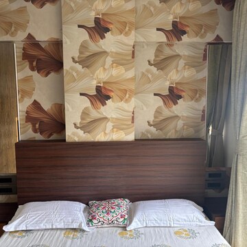 Bedroom in 3 BHK Apartment at Shah Shanti Villa, Irla – for Rent