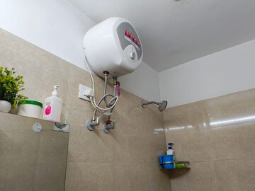 Bathroom in 2 BHK Builder Floor at Sector 40 – for Rent