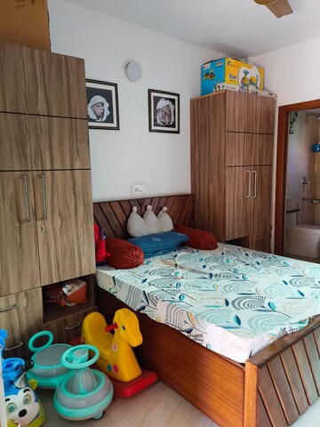 Bedroom in 2 BHK Builder Floor at Sector 40 – for Rent