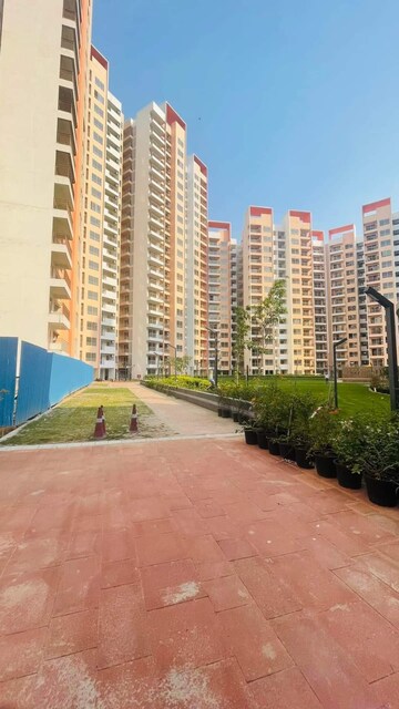 3.5 BHK Apartment – Exterior View View at Shapoorji Pallonji Joyville Phase 2, Sector 102 - for Rent
