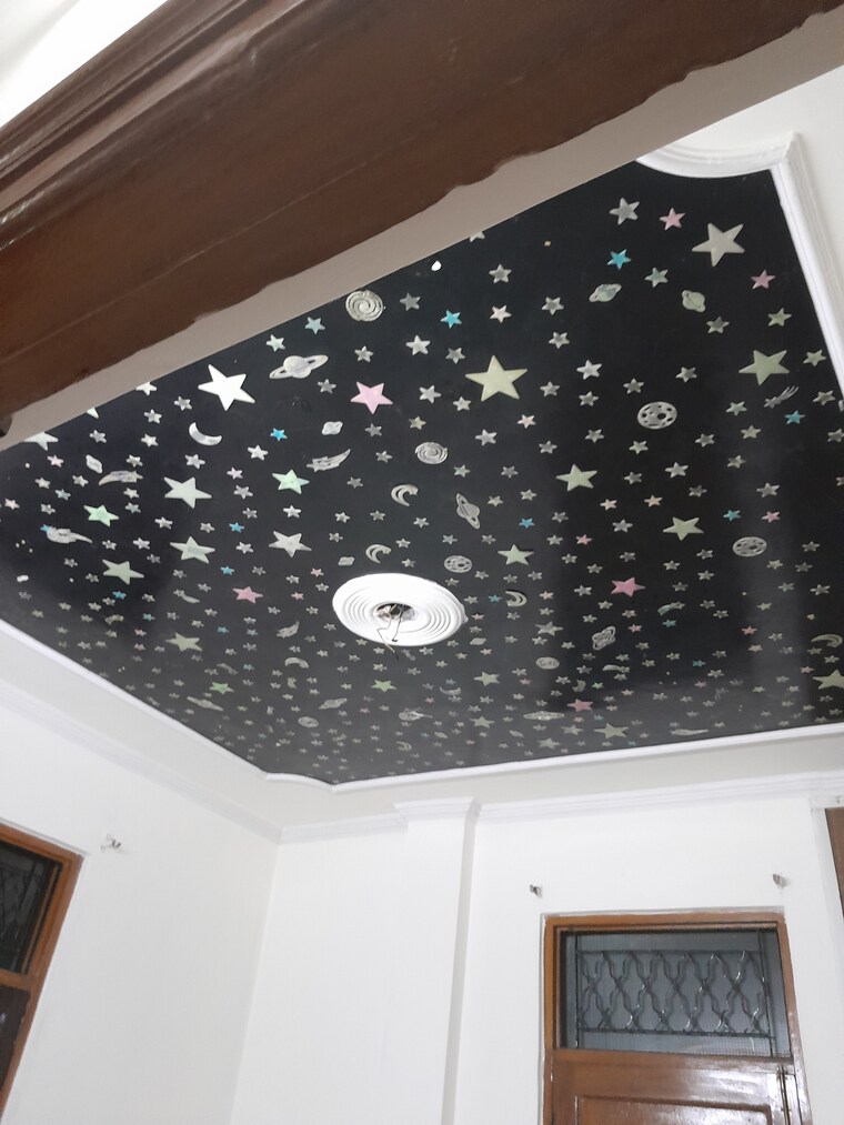 Team Area, rohini sector 11 2 Bedroom 85 Sq.Yd. Builder Floor In Rohini Sector 11 Delhi 9308721