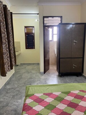 Room in  Pg at Sector 80 – for Rent