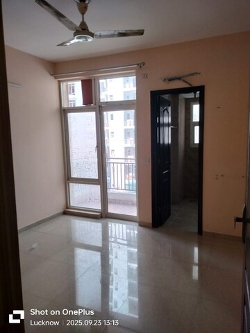 Room in 3 BHK Independent House at Omaxe R2, Gomti Nagar – for Rent
