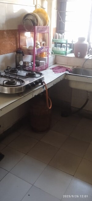 Team Area in 2 BHK Builder Floor at Sector 27 – for Rent