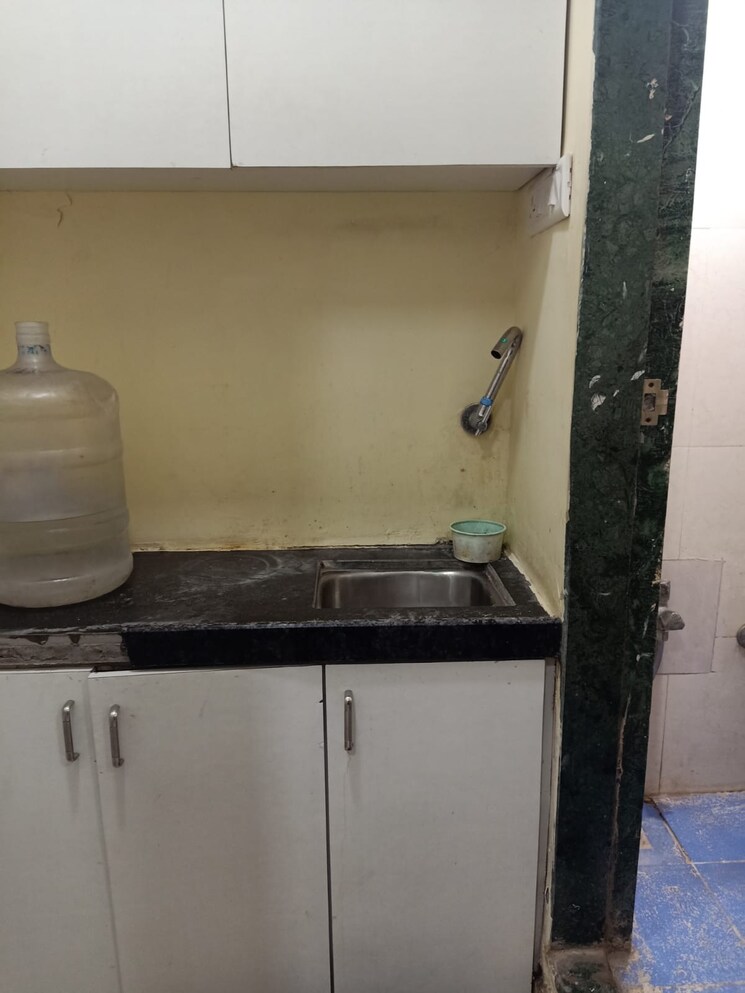 Bathroom, haware-infotech-park Commercial Office Space 700 Sq.Ft. In Vashi Sector 30a Navi Mumbai 9308703