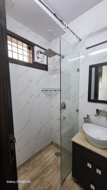 Attached Bathroom in 2 BHK Builder Floor at Kalkaji – for Rent