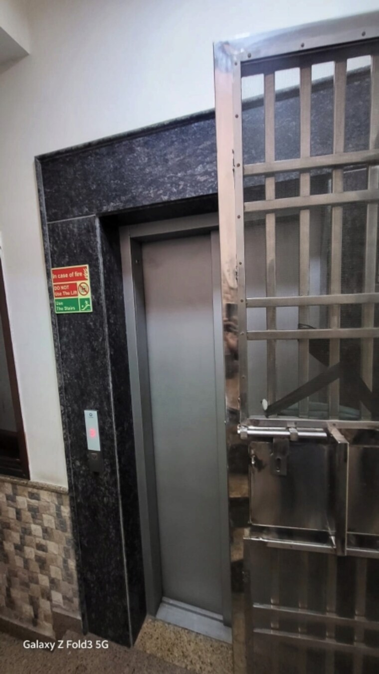 undefined, kalkaji 2 Bedroom 100 Sq.Yd. Builder Floor In Kalkaji Delhi 9308776