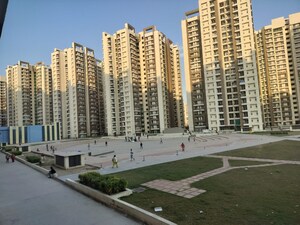 2.5 BHK Apartment – Exterior View View at Amrapali Golf Homes, Sector 4 Greater Noida - for Rent