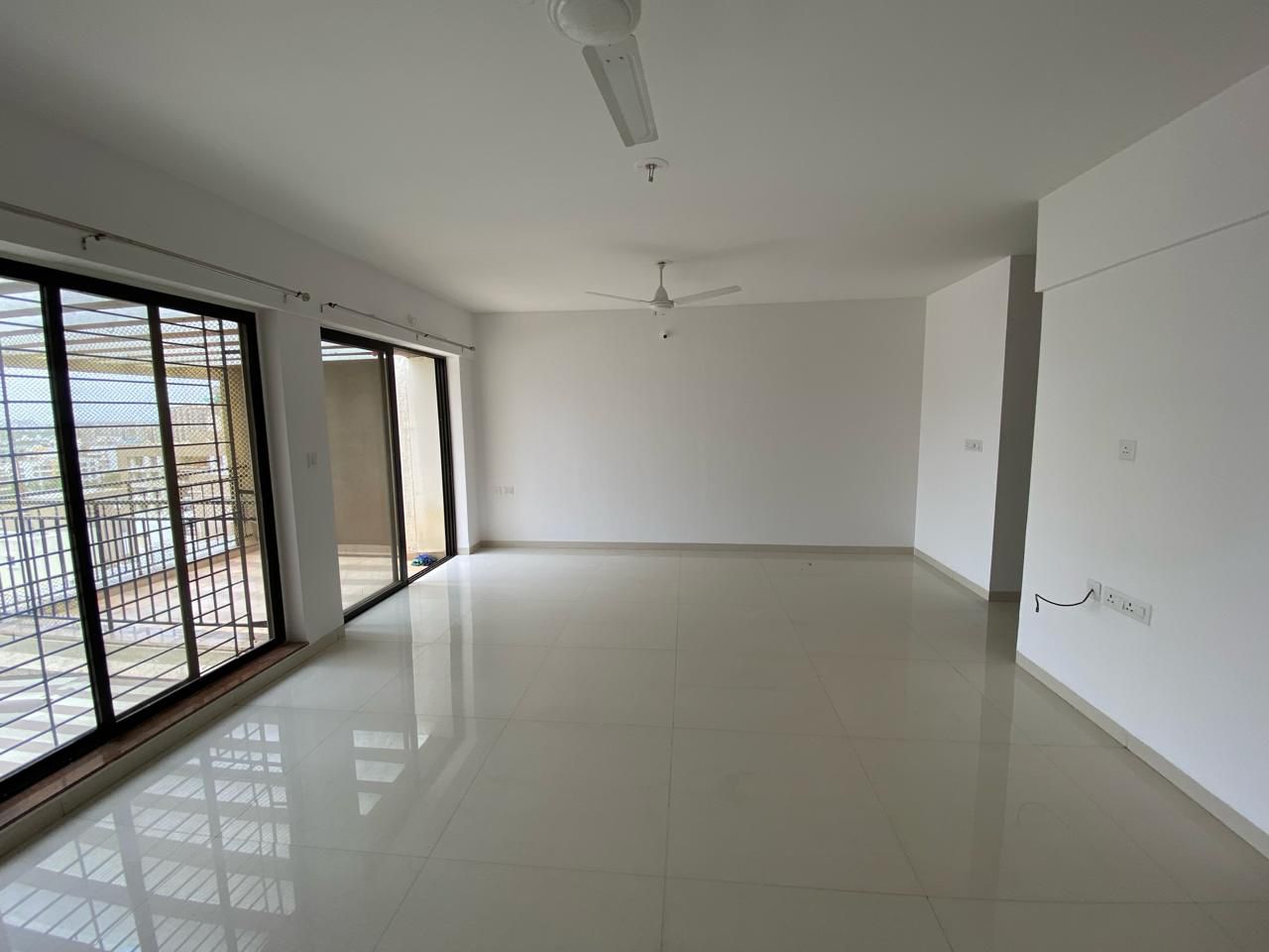 3 BHK Apartment For Sale in Park Express