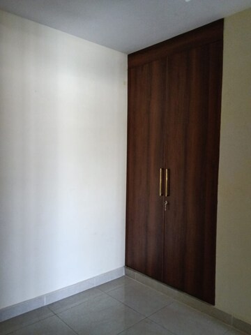 Room in 2.5 BHK Apartment at Windlass River Valley, Harrawala – for Rent