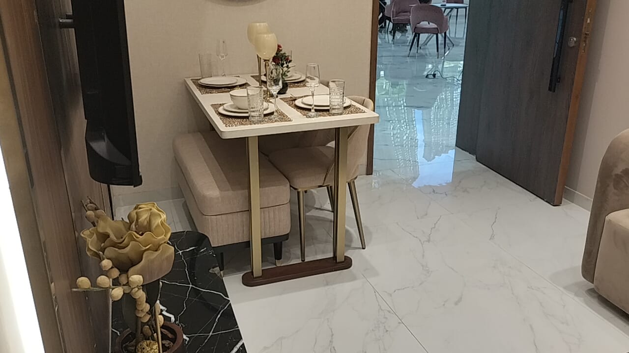 1 BHK + Servant Room 430 Sq.Ft. Builder Floor in Vihang Tower