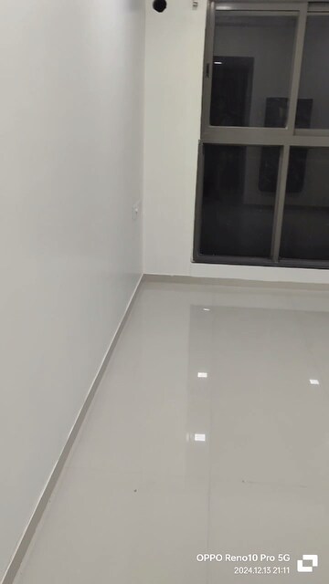 Room in 1 BHK Apartment at UK Iridium, Kandivali East – for Sale