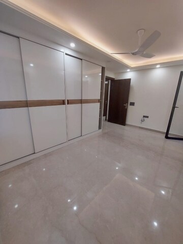 Room in 3 BHK Builder Floor at Arya Chittaranjan Park, Kalkaji – for Rent