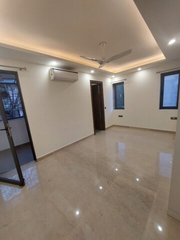 Room in 3 BHK Builder Floor at Arya Chittaranjan Park, Kalkaji – for Rent