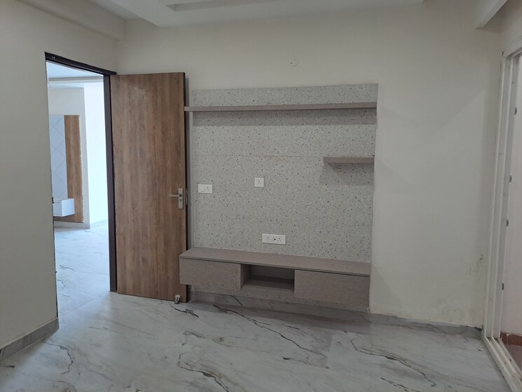 Room, patiala road 3 Bedroom 1100 Sq.Ft. Builder Floor In Patiala Road Zirakpur 9308980